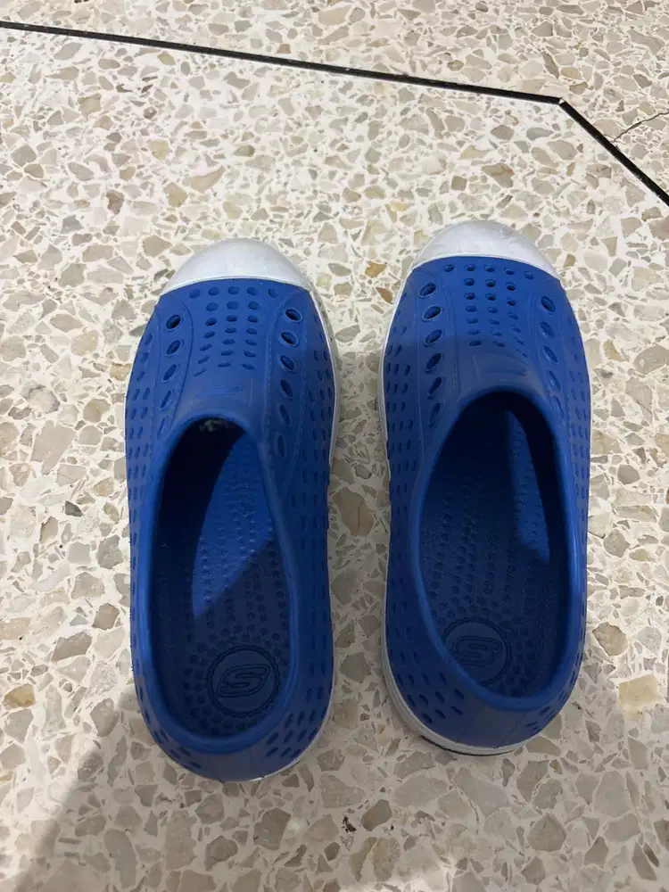 sepatu skechers anak ruber ukuran 30