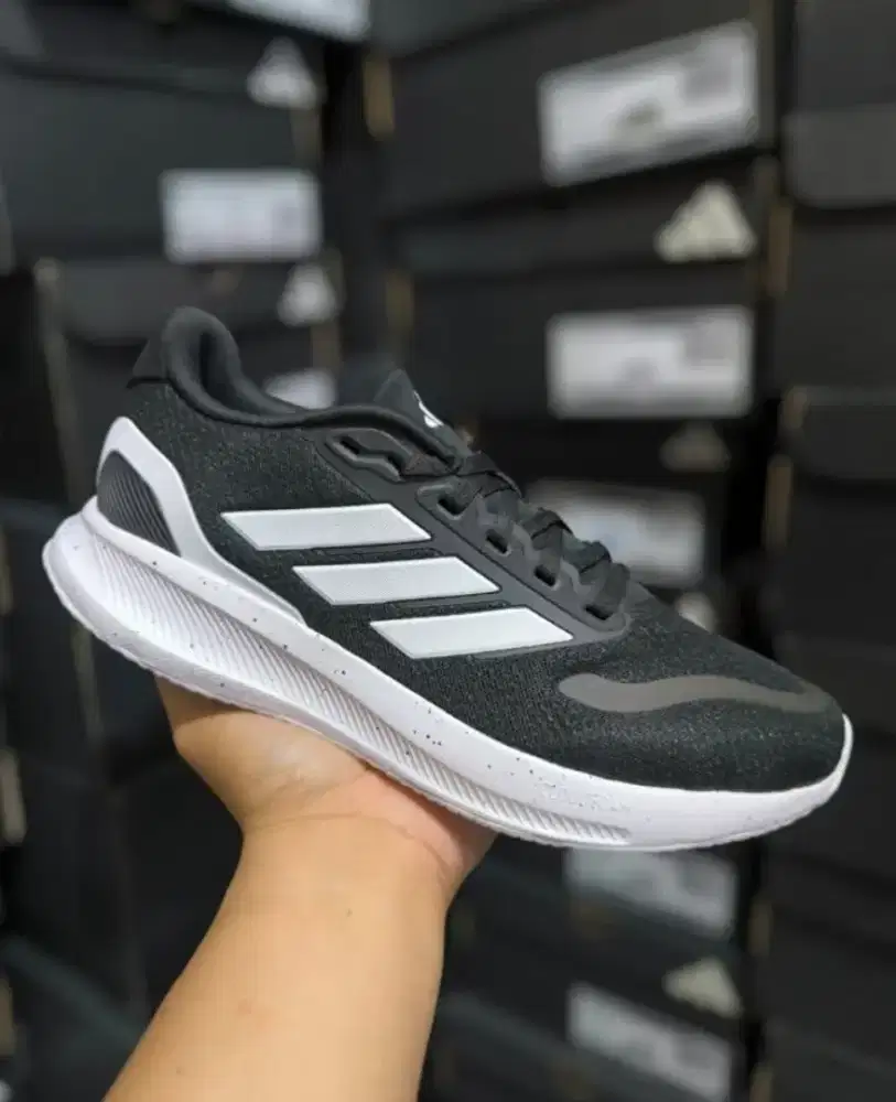Sepatu Adidas runfalcon sizs 42 murah