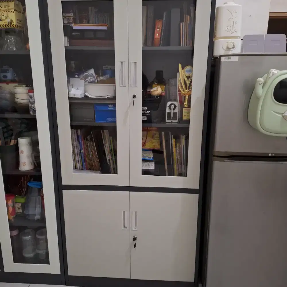 Lemari Arsip Baja