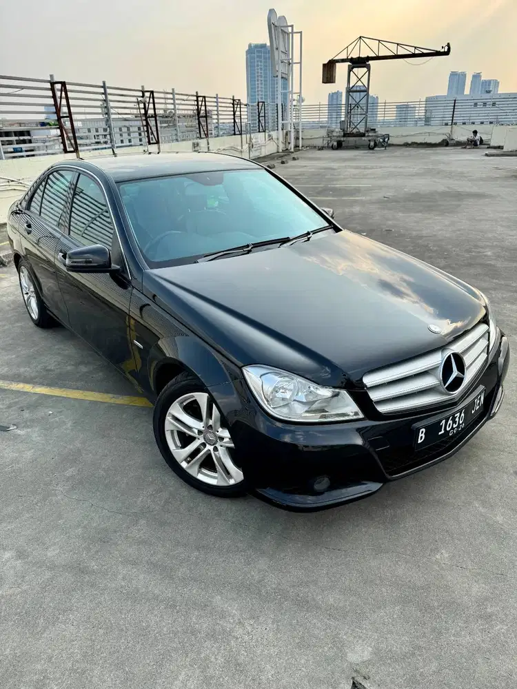 Mercedes Benz C200 CGI (W204) 2012