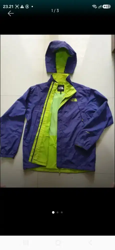 Jaket Windbreaker merk The North Face original