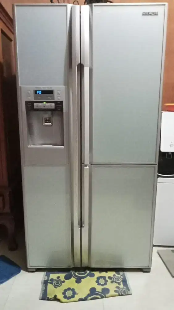 Kulkas lemari es freezer hitachi 3 pintu