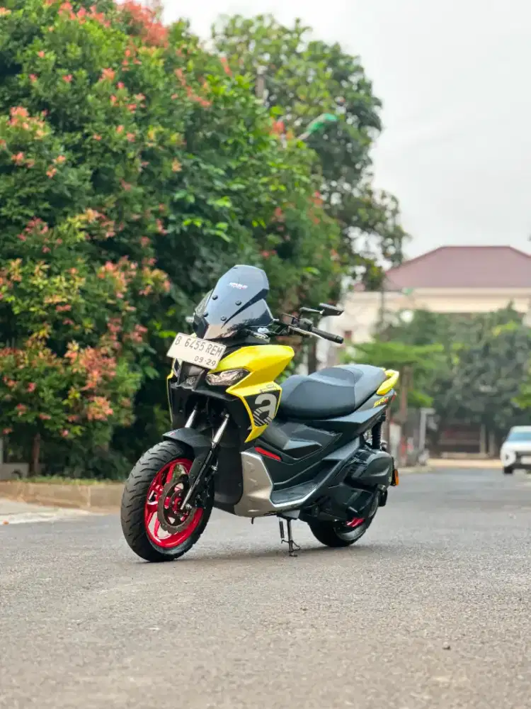JUAL CEPAT APRILIRA SR GT 200 S ABS TH 2024 LIKE NEW