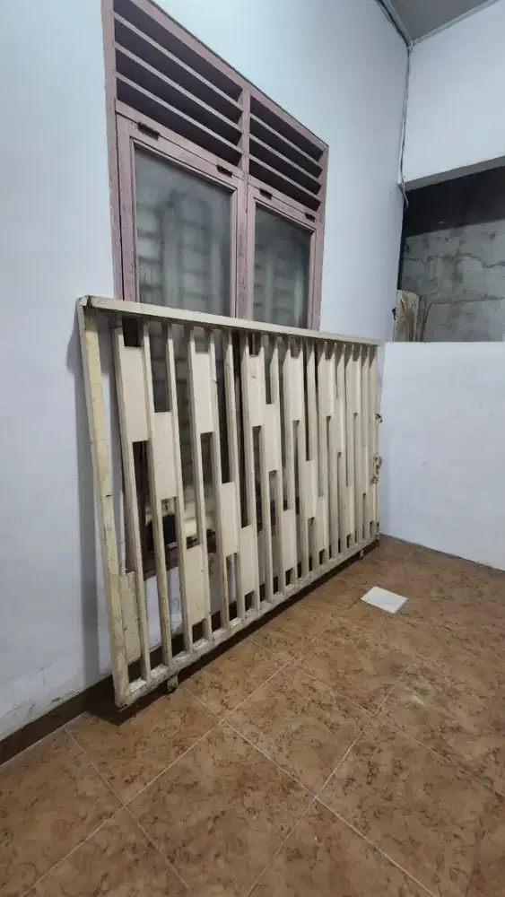 Pagar Besi Bekas 2 Meter + Pintu 90 cm, Kokoh Masih Bagus, Siap Pakai