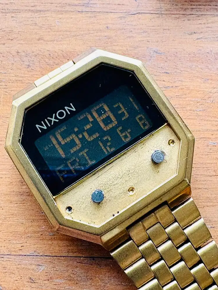 NIXON RERUN GOLD DIGITAL WATCH
