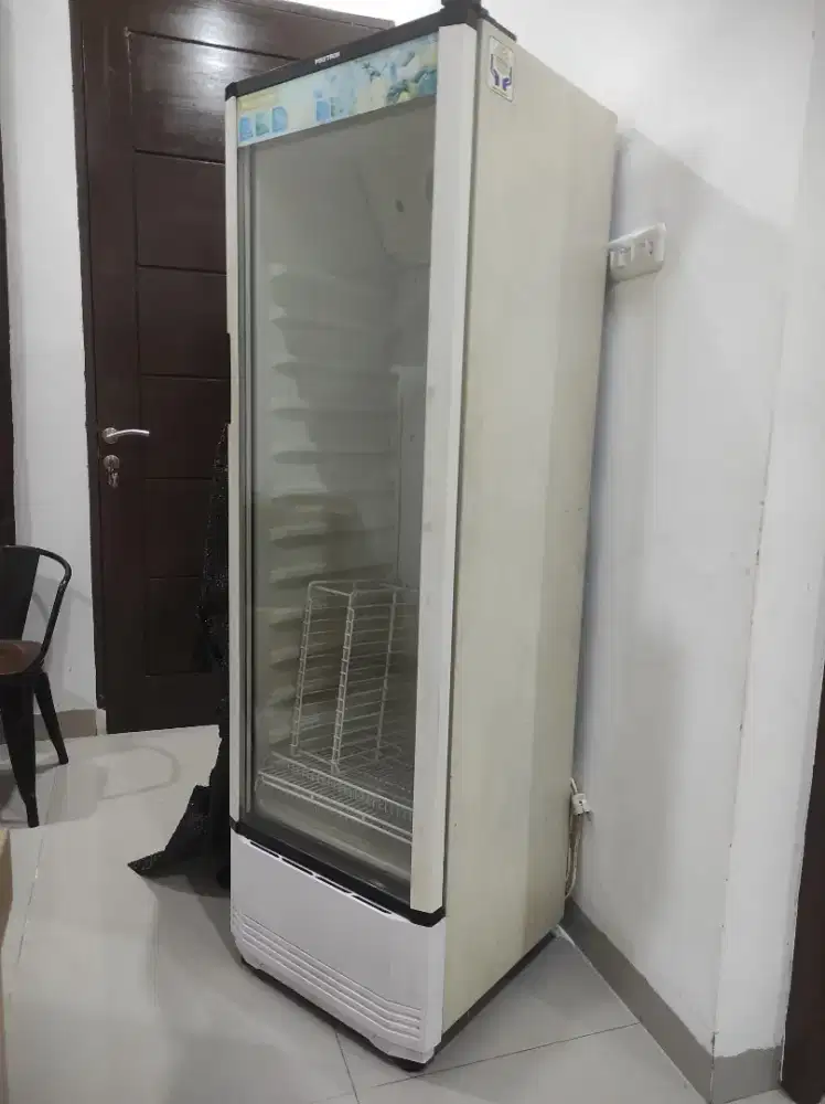 Showcase polytron 4 rak