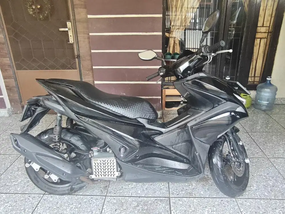 Aerox hitam 2019
