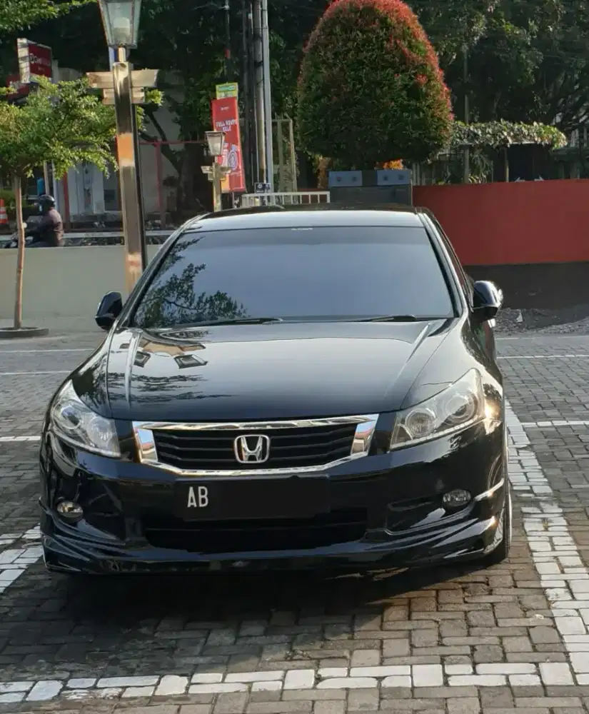 HONDA ACCORD 2010 ISTIMEWA