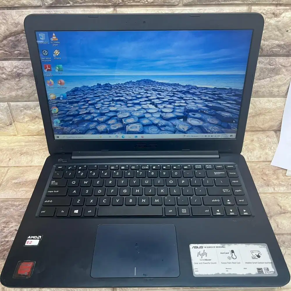 LAPTOP ASUS VivoBook E 14 E402WA Intel AMD E2-6110 RAM 4GB SSD 128 GB