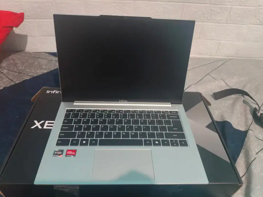 Laptop infinix B14