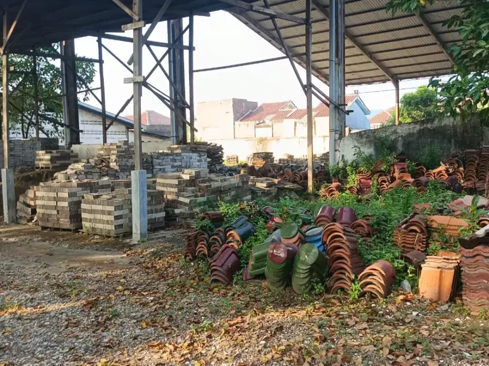 Dijual Cepat Tanah & Bangunan Zona Kuning Super Strategis Lokasi Gadingrejo,Pasuruan Luas 1,4 Ha BU!!