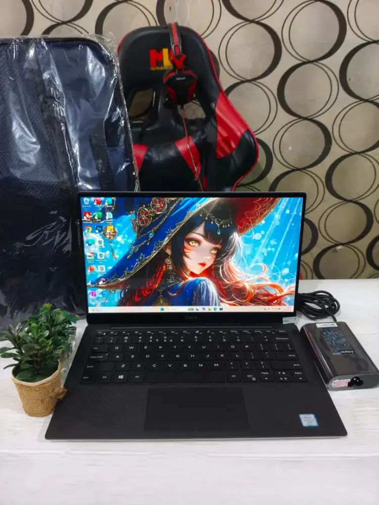 Laptop DELL XPS TOUCHSCREEN Core i7 RAM 16Gb SSD 256Gb Body SLIM