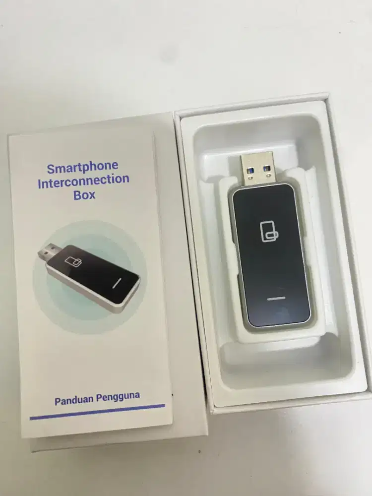 Smartphone interconnection box