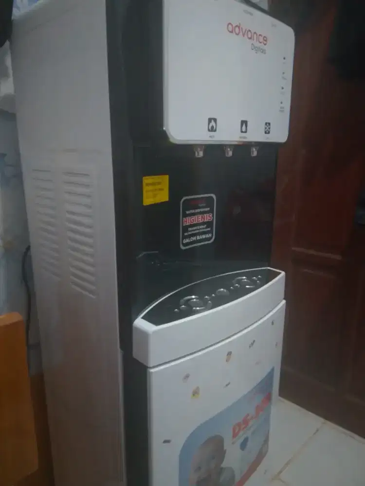 Jual murah,, dispenser, galon bawah, baru dipakai satu bulan