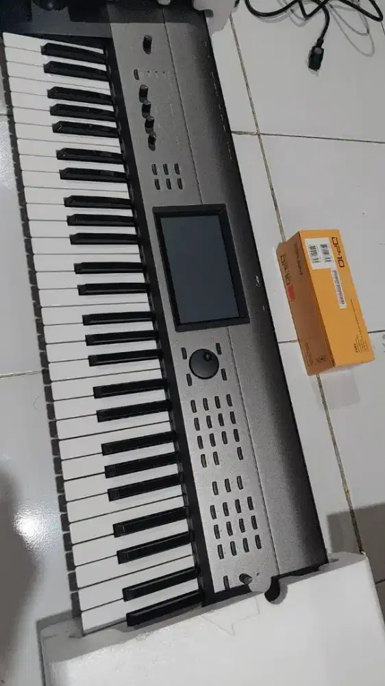 Dijual Korg Krome EX 61 Keys Workstation kondisi normal, mulus