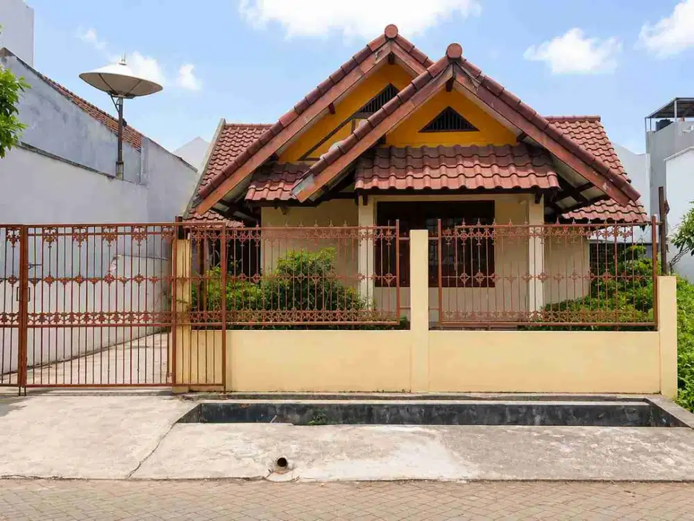 Rumah Lama Hitung Tanah Saja Dalam Komplek Banjar Wijaya