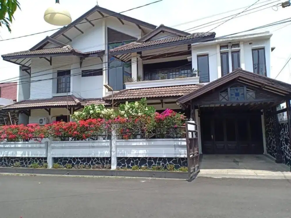 DIJUAL MURAH RUMAH BESAR SIAP HUNI DI BUAH BATU – TURANGGA BANDUNG