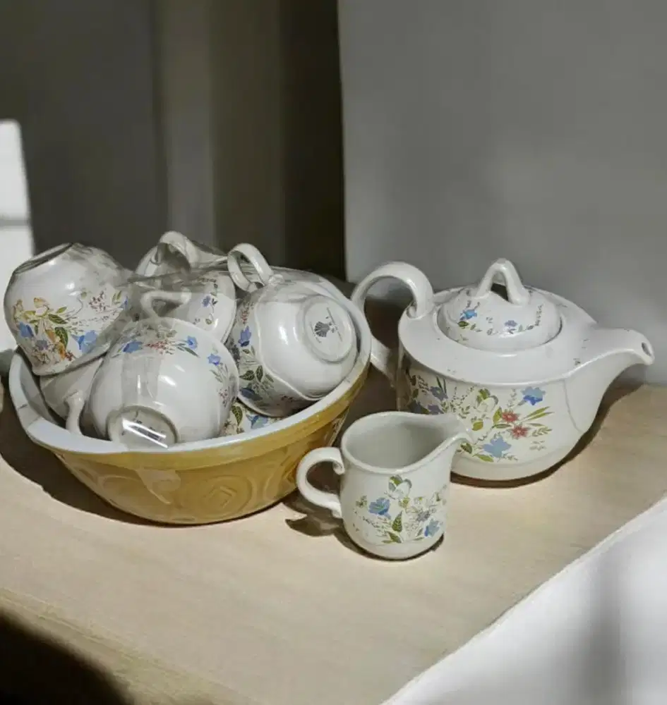 1 Tea/Coffee set SKI + wadah saji keramik