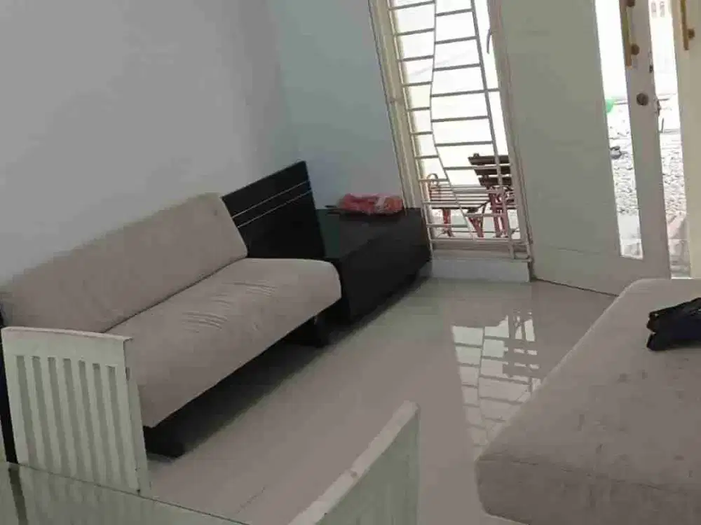 Jual Cepat Rumah Greenlake MERR. Bagus. Siap Huni. Murah