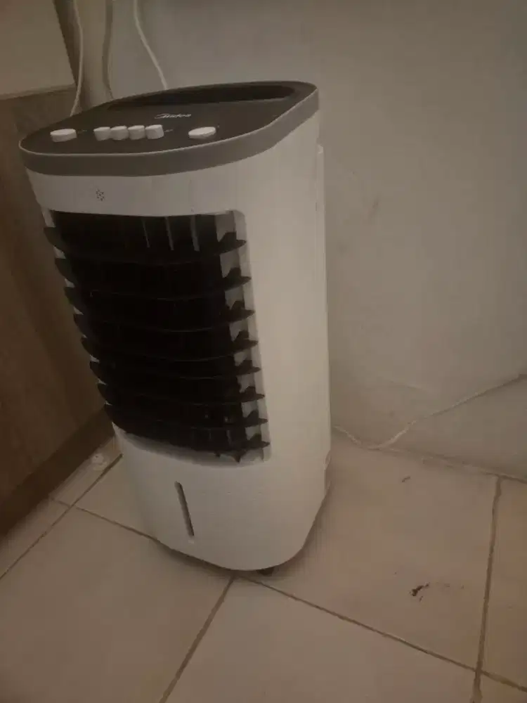 Air cooler Midea AC100-25B edisi ga jadi pake