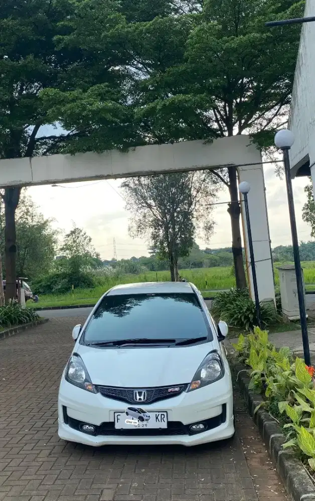 Jazz Rs mt tth 2013 km 35rb