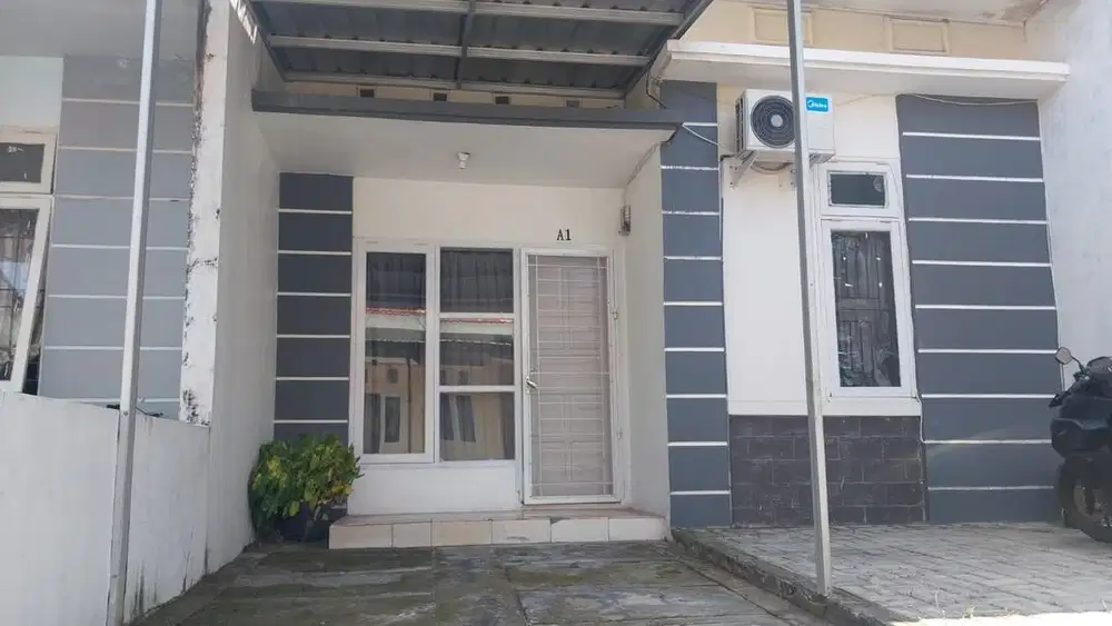 DISEWAKAN RUMAH TENGAH KOTA