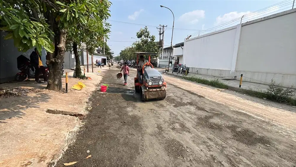 Jasa borong pemadatan,paving,aspal,cor jalan gg jalan utama jalan komp
