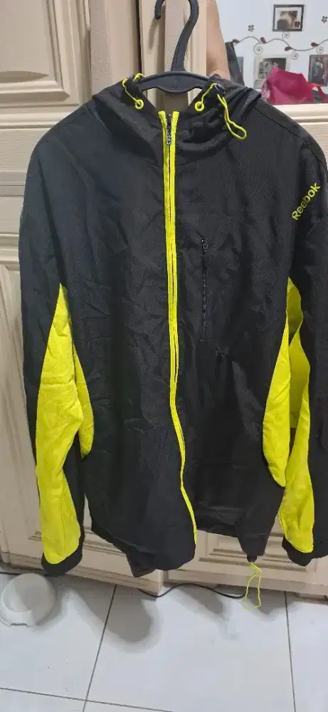 Jual jaket Reebok Hoodie Sport parachute