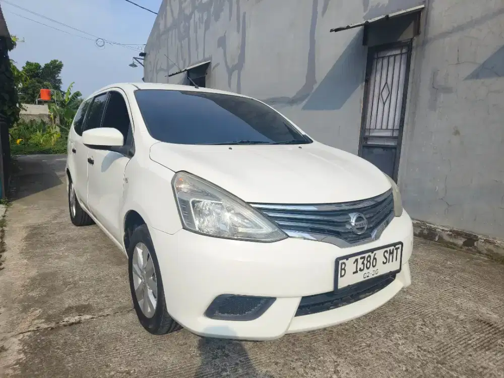 Nissan grand livina sv 2014 matic