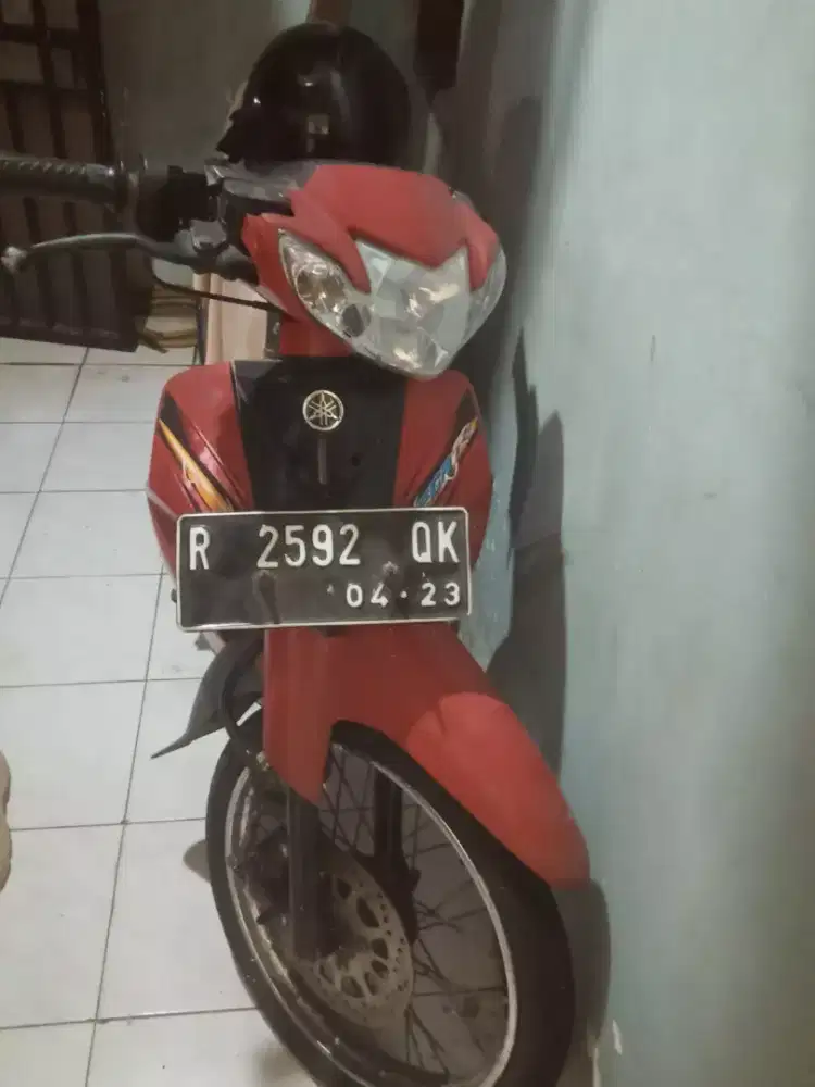 Yamaha Vega R warna merah tahun 2008