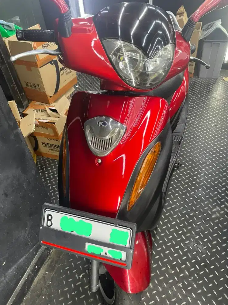 Kymco Metica 125 cc  2003 warna merah