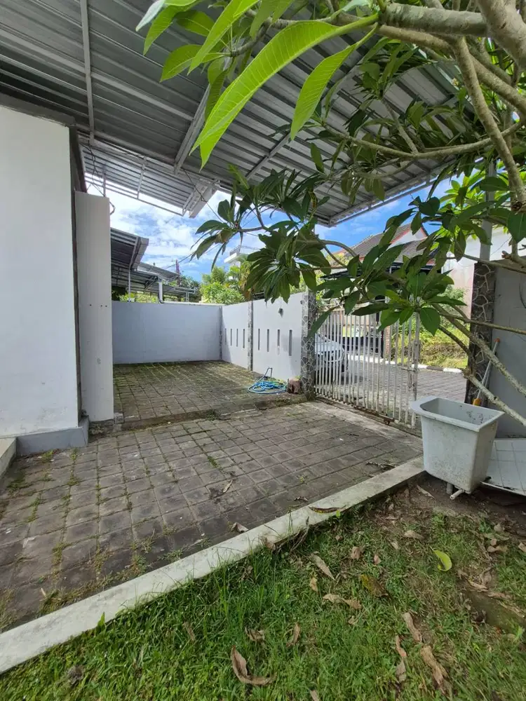 RUMAH SEWA NUSA DUA HALAMAN LUAS DI CLUSTER BUKIT, AKSES TOL NUSA DUA