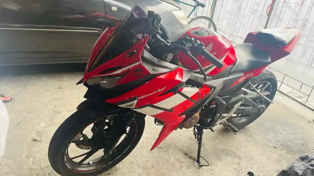 HONDA CBR 150 R