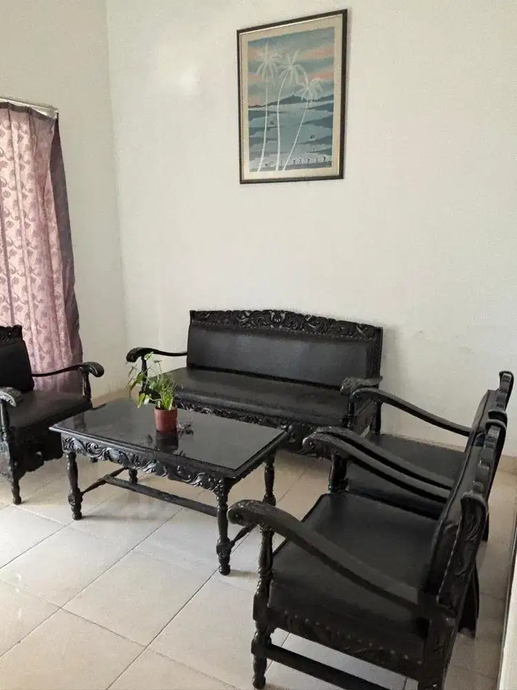 DISEWAKAN RUMAH TENGAH KOTA