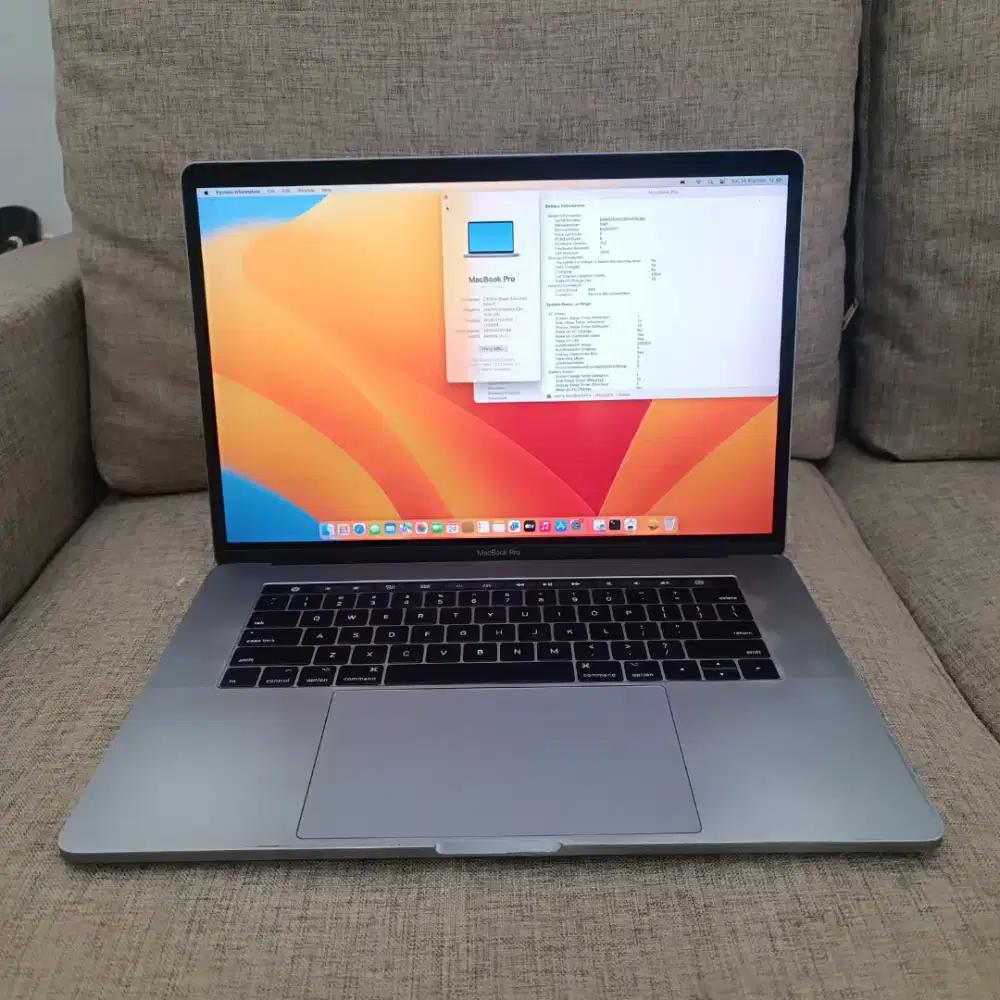Macbook Pro 15 inch 2017 Touchbar Core i7 Ram 16 SSD 512 Radeon 560