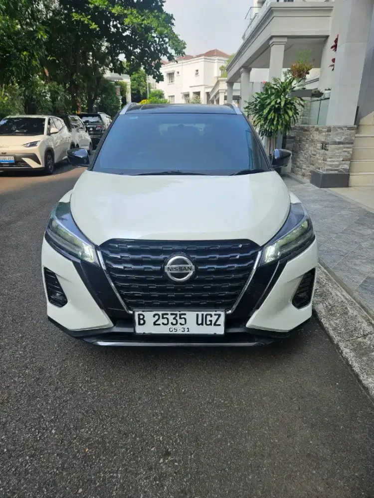 Nissan Kick 2020 1.2 cc putih hitam