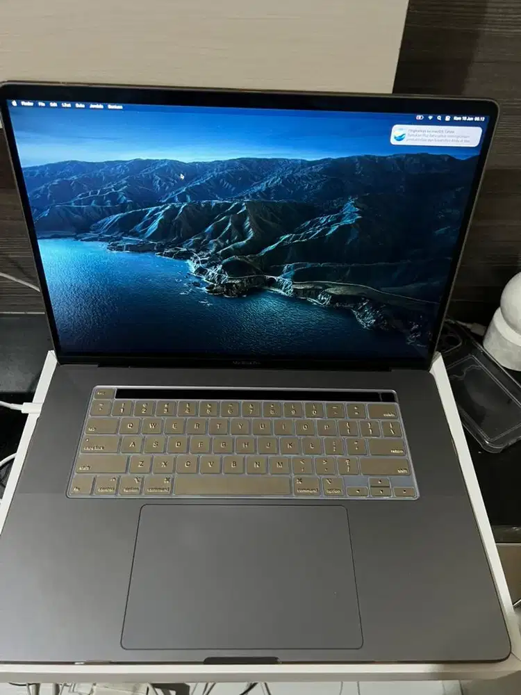 Jual Macbook Pro 16 inch touchbar 2019 i7 ram 16 ssd 512gb