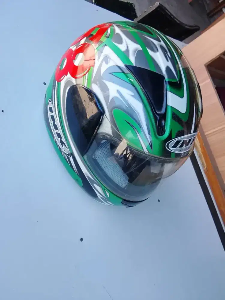 Siapa cepat jual murah helm dewasa bermerek mohon baca deskripsi!