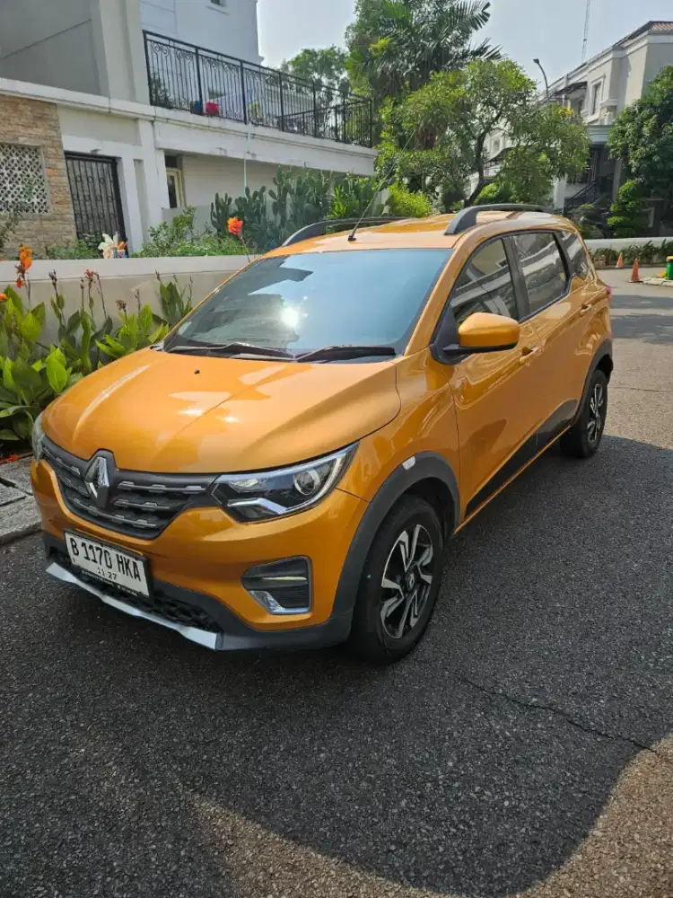 Renault Triber 1.0 RXZ  4x2 kuning 2020
