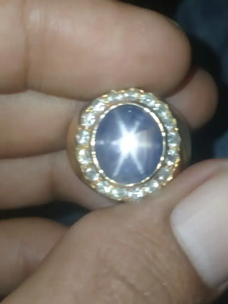 Di jual blue star sapphire ceylon+emas berlian