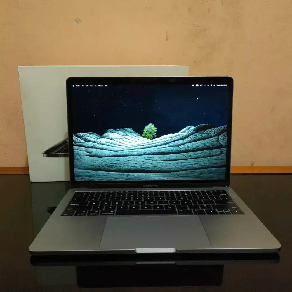Macbook Pro 2017 13 Inch Ex IBOX 8/128 Lengkap