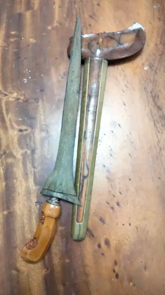 Keris brojol sepuh ajib