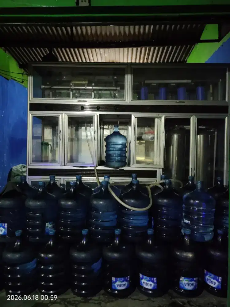 Depo air isi ulang