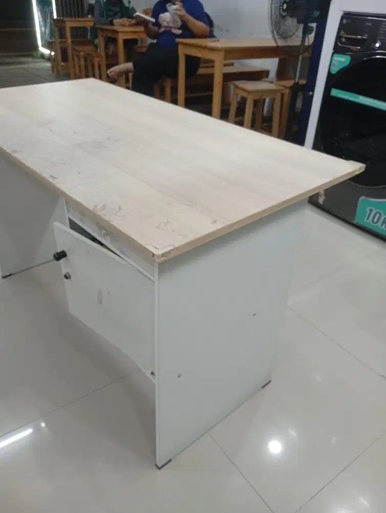 Meja kasir ( 120x60x72)