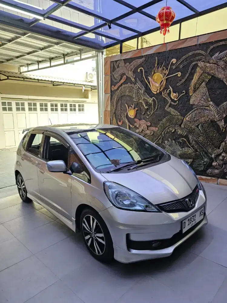 Honda Jazz Rs 1.5 GE8 2011 A/T Silver KM 99rb Jarang ada!