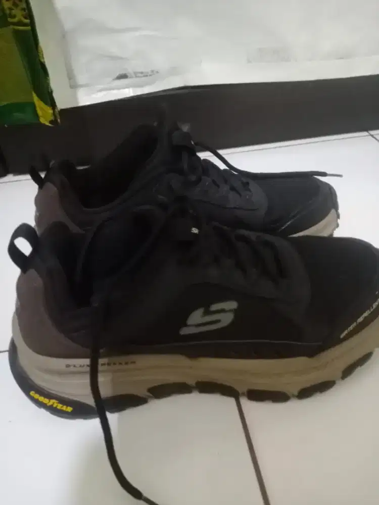 Sepatu Skechers