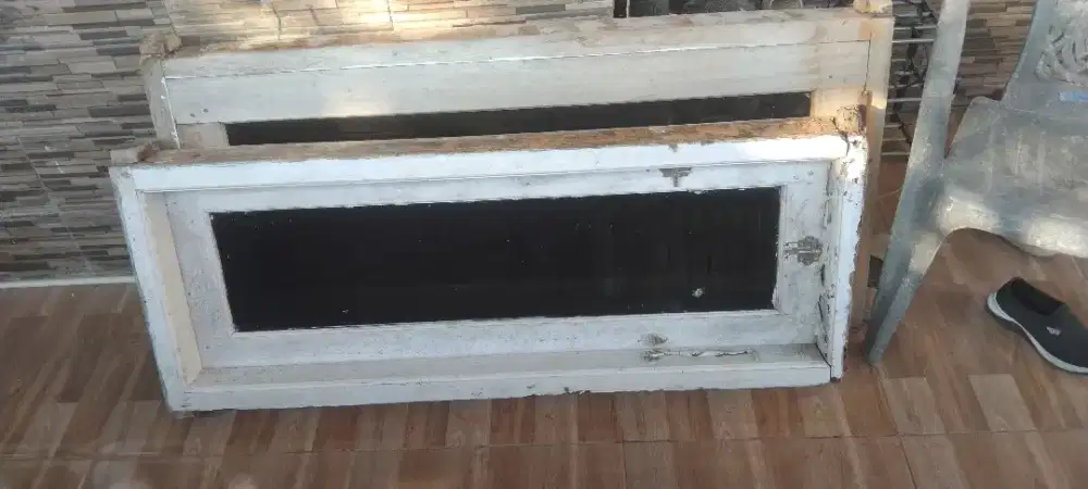 Jual kusen jendela bahan kayu jati muda