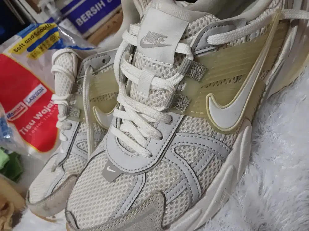 nike v2k run uk 25.5cm size 40