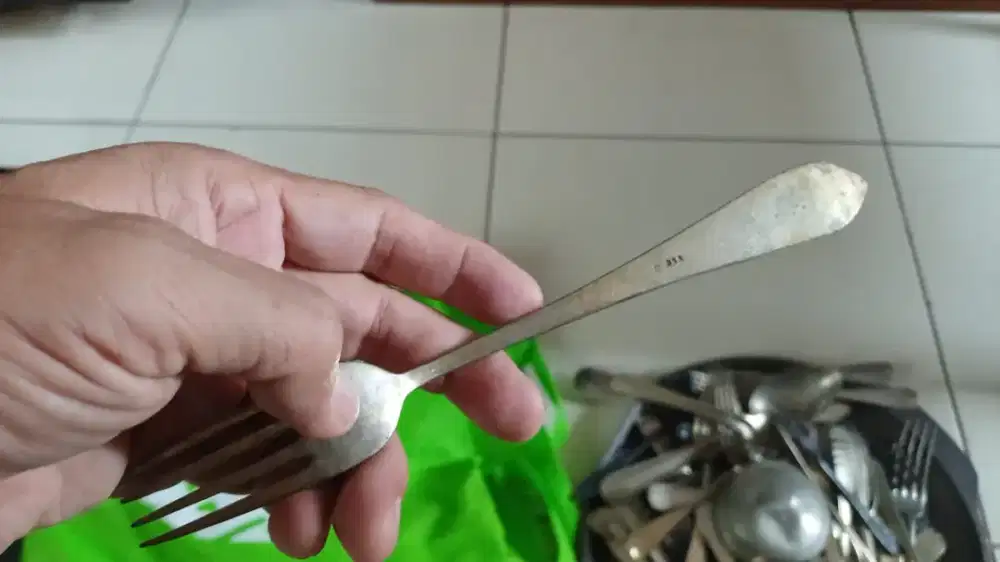 Perak sendok dll..perak asli