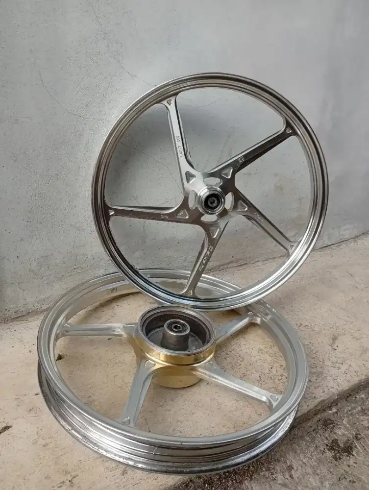 Velg Delkevic DND Ring 17 Tromol Kecil